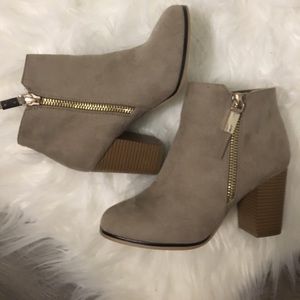 Camel beige ankle boots 7.5 wide